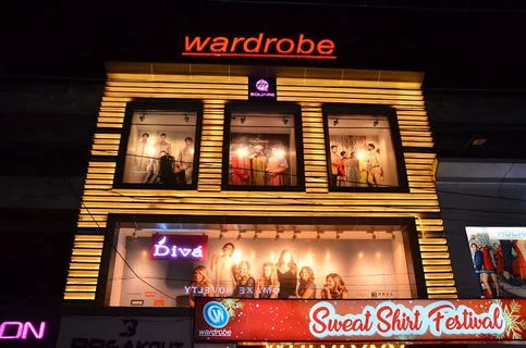 Wardrobe showroom, Mall Road, Amritsar